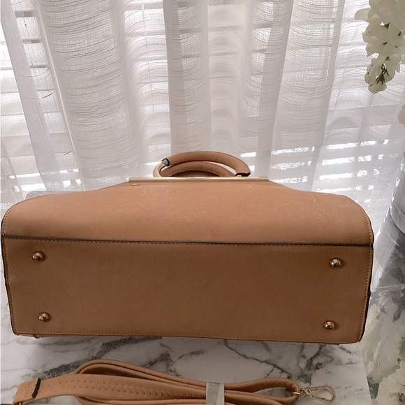 Ruby Bag - Picture 3 of 3